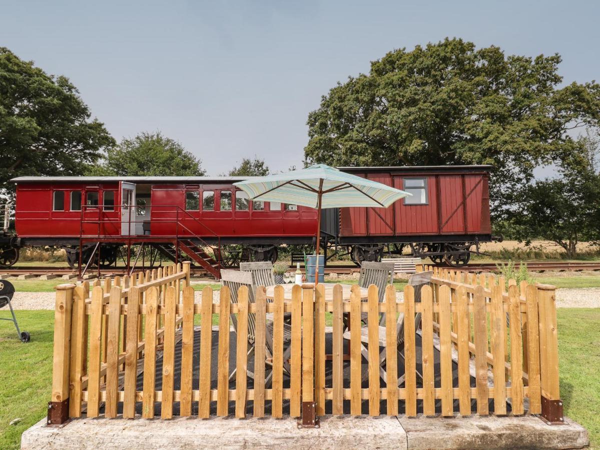 The Carriage At High Barn Heritage 霍尔斯特德 外观 照片